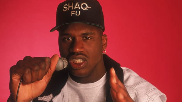 shaq thumb